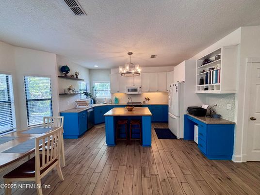 Chandelier, Dining room, Interior, Kitchen, Recessed Lighting, Wood Texture Flooring