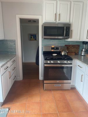 Interior, Kitchen, Stainless Steel Appliances