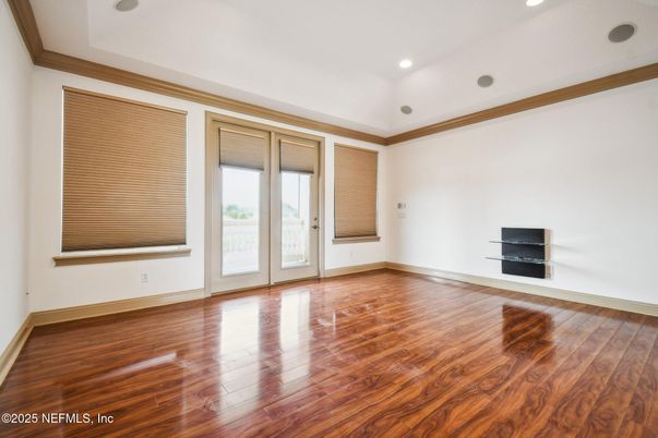 Empty room, Interior, Recessed Lighting, Wood Texture Flooring