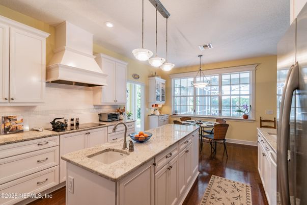 Dining room, Interior, Kitchen, Pendant Lights, Recessed Lighting, Wood Texture Flooring