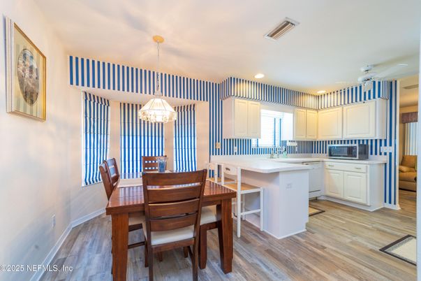 Dining room, Interior, Kitchen, Pendant Lights, Recessed Lighting, Wood Texture Flooring