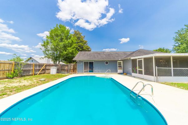 Exterior, Pool