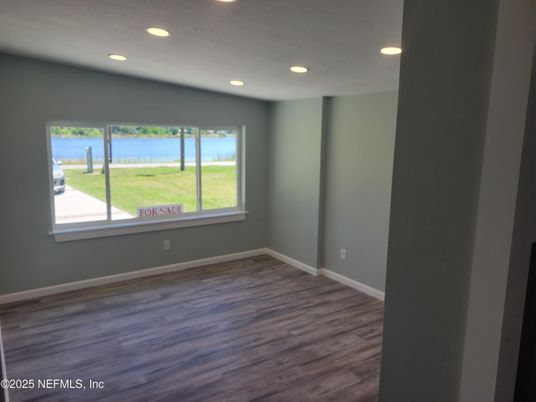 Empty room, Interior, Recessed Lighting, Water, Wood Texture Flooring
