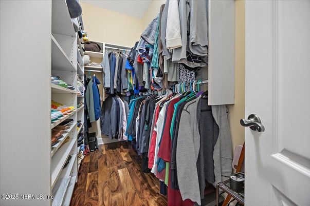 Interior, Walk-in Closets, Wood Texture Flooring
