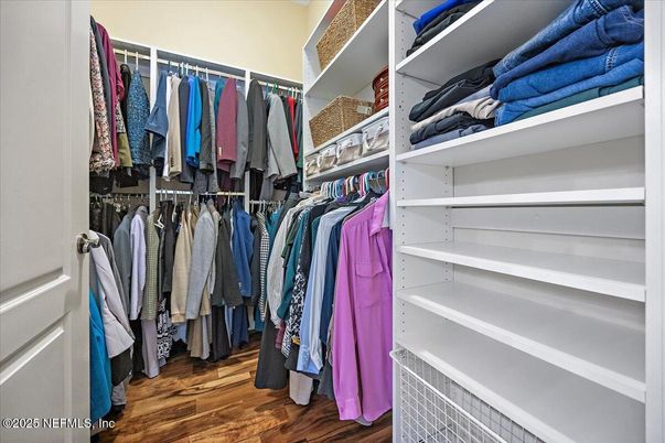 Interior, Walk-in Closets, Wood Texture Flooring