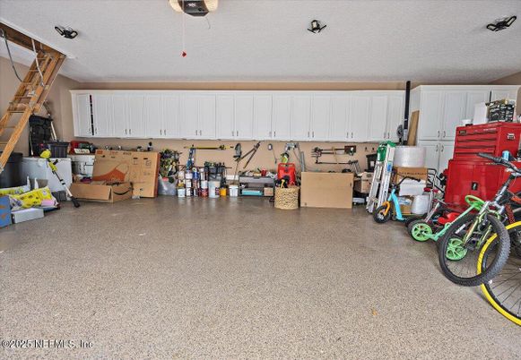Garage, Interior