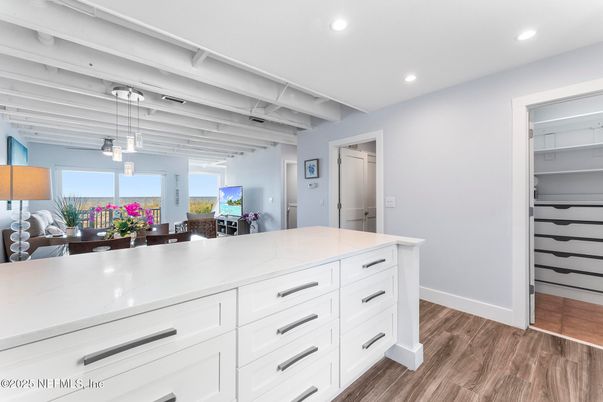 Interior, Pendant Lights, Recessed Lighting, Wood Texture Flooring