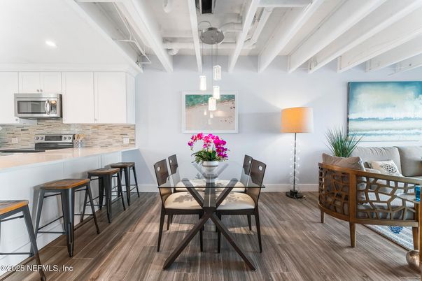 Dining room, Interior, Kitchen, Pendant Lights, Recessed Lighting, Wood Texture Flooring