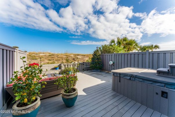 Exterior, Hot Tub