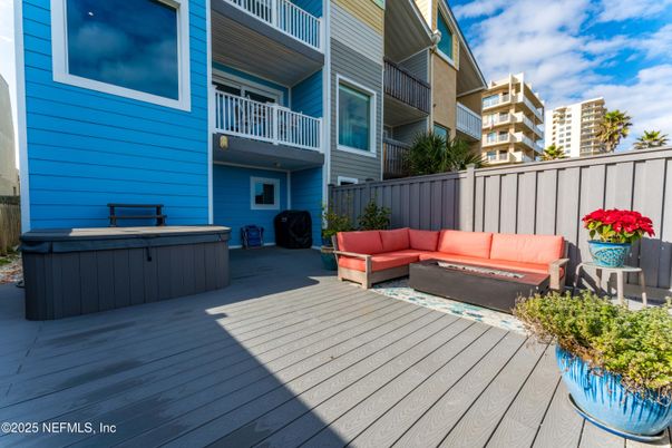 Exterior, Hot Tub