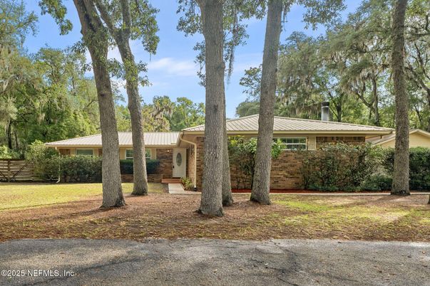 Backyard, Exterior, Facade, Ranch