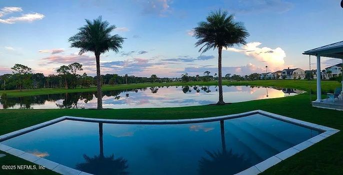 Exterior, Pool, Water
