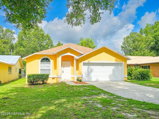 Attached, Exterior, Facade, Ranch