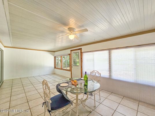 Dining room, Interior