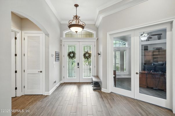 Interior, Pendant Lights, Wood Texture Flooring