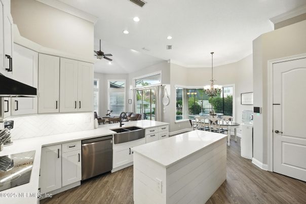 Chandelier, Dining room, Interior, Kitchen, Recessed Lighting, Wood Texture Flooring