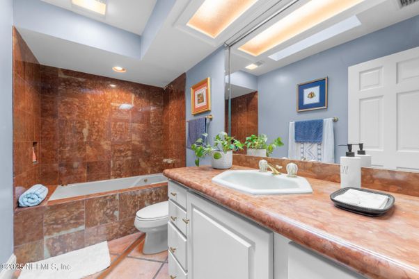 Bathroom, Interior, Recessed Lighting