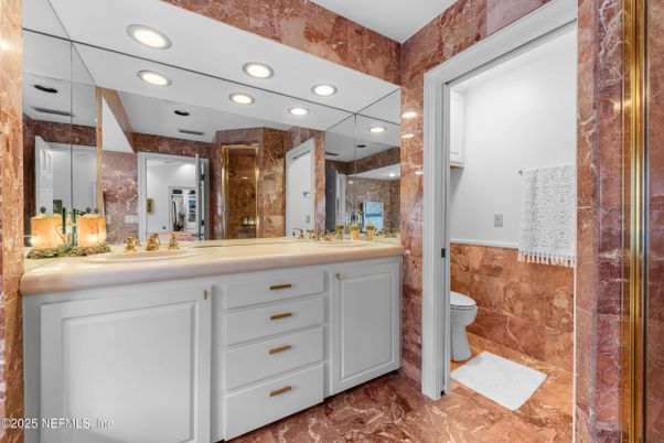 Bathroom, Interior, Recessed Lighting