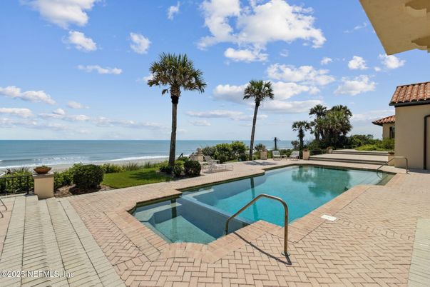 Exterior, Pool, Water
