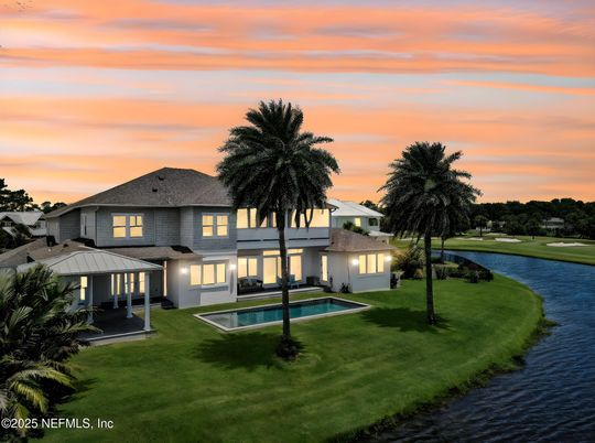 Backyard, Exterior, Pool, Water