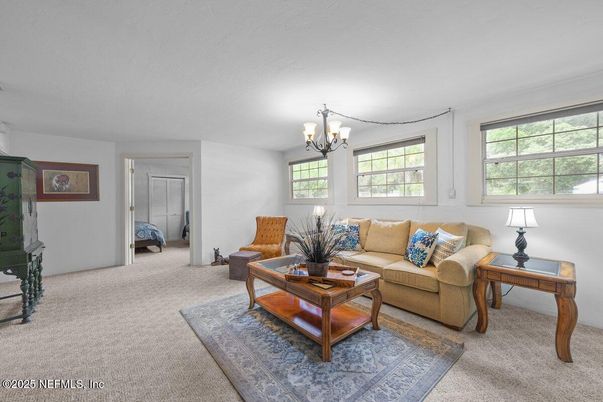 Chandelier, Interior, Living room