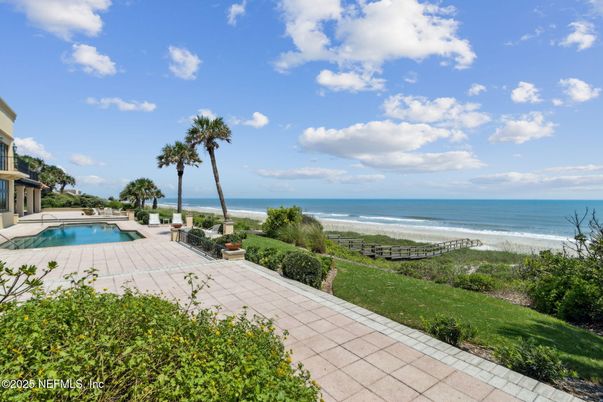Exterior, Pool, Water