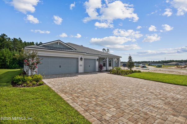 Attached, Exterior, Facade, Ranch