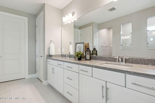 Bathroom, Dual Sink Vanities, Interior