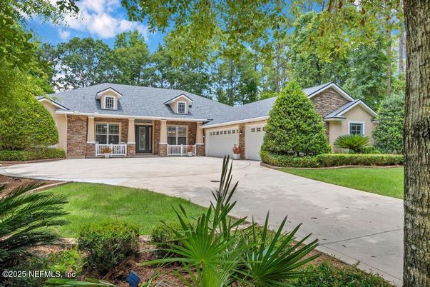Attached, Exterior, Facade, Ranch