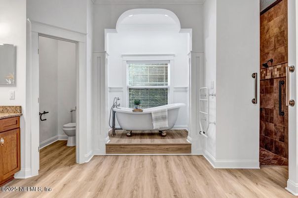Bathroom, Interior, Recessed Lighting, Wood Texture Flooring