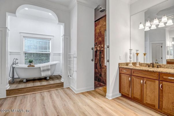 Bathroom, Free Standing Baths, Interior, Recessed Lighting, Wood Texture Flooring