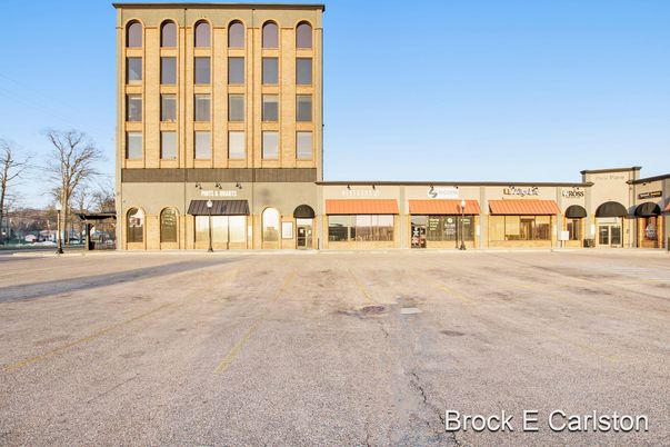Backyard, Exterior, Facade, Highrise