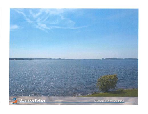 Exterior, Lake