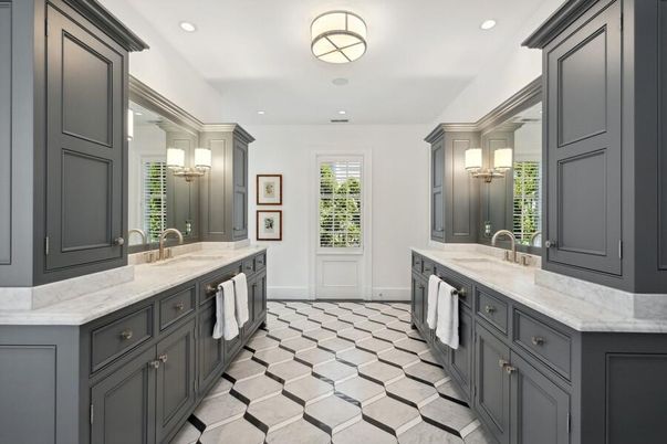 Bathroom, Dual Sink Vanities, Interior, Recessed Lighting