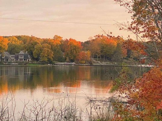 Exterior, Lake