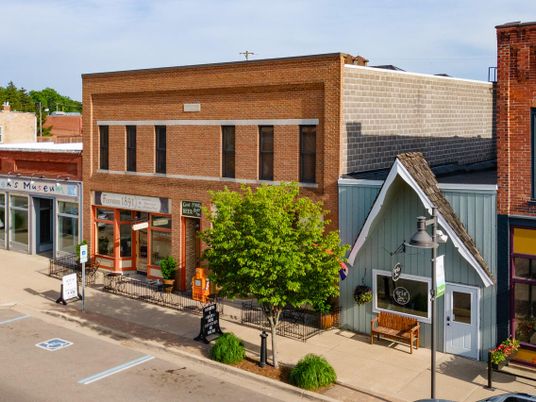 Exterior, Facade, Brick Facade, Rowhouse