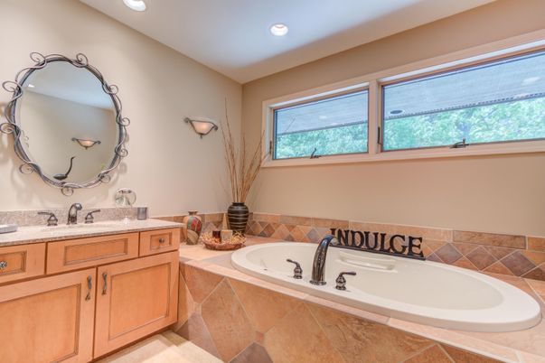 Bathroom, Dual Sink Vanities, Interior, Recessed Lighting