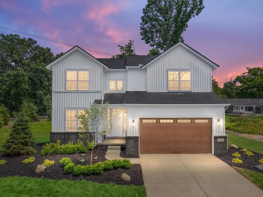 Attached, Exterior, Facade, Farmhouse