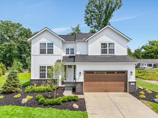 Attached, Exterior, Facade, Farmhouse