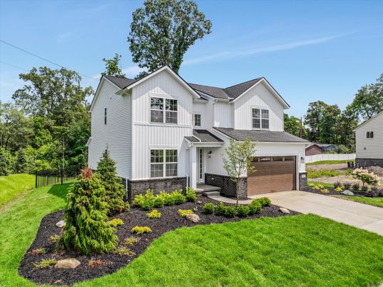Attached, Exterior, Facade, Farmhouse