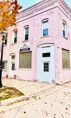 Exterior, Facade, Brick Facade, Rowhouse