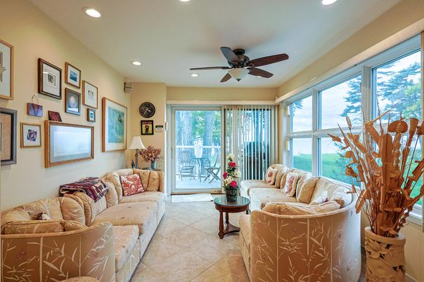 Interior, Living room, Recessed Lighting, Water
