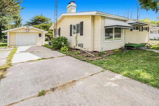 Detached Garage, Exterior