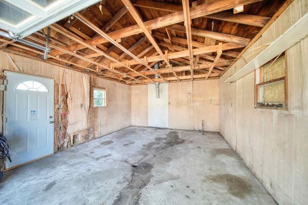 Empty room, Interior, Wooden Beams, Wooden Ceilings, Wooden Walls