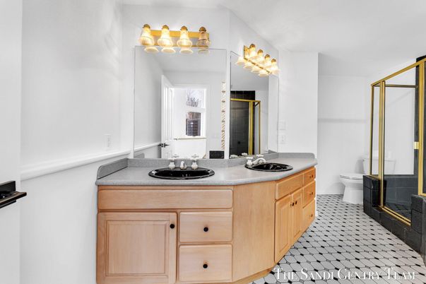 Bathroom, Dual Sink Vanities, Interior