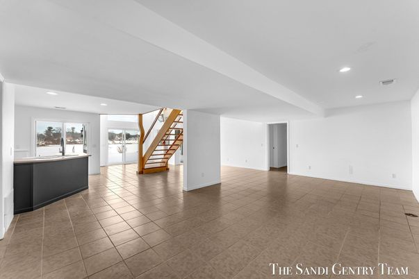 Empty room, Interior, Recessed Lighting