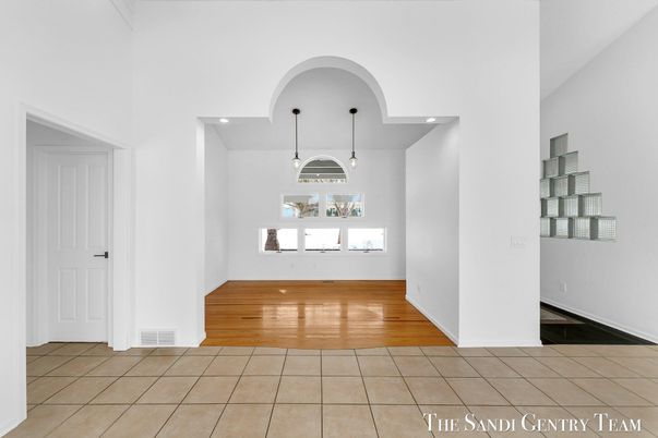 Empty room, Interior, Pendant Lights, Recessed Lighting, Wood Texture Flooring
