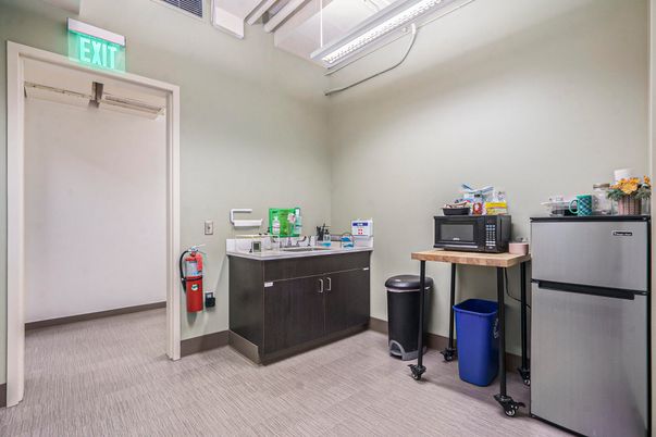 Home Office, Interior