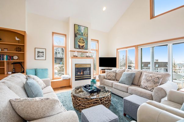 Fireplace, Interior, Living room, Recessed Lighting