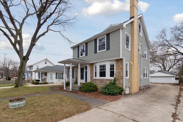 Detached Garage, Exterior, Facade, American Foursquare